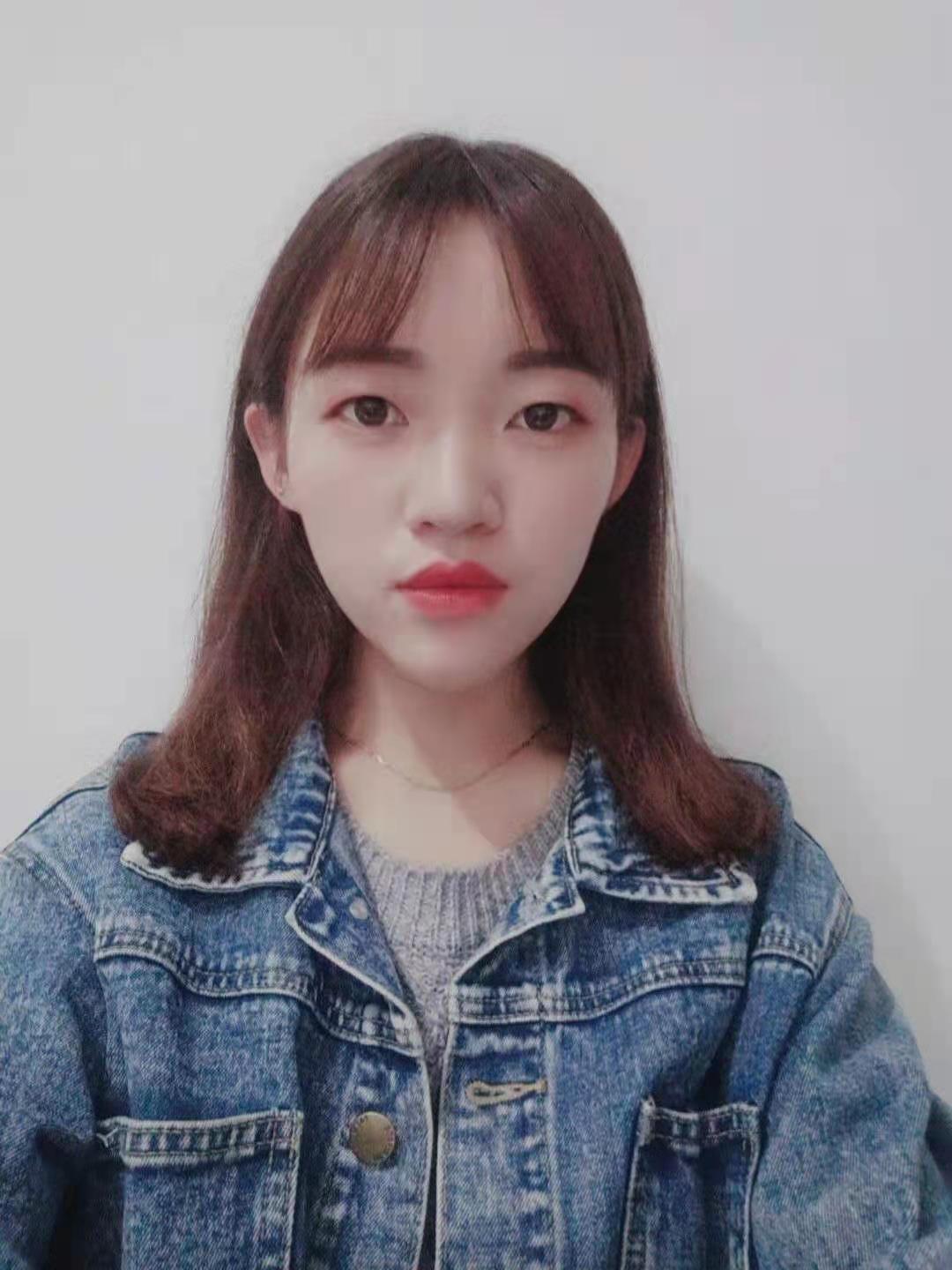 穿黑色衣服的人描述已自动生成